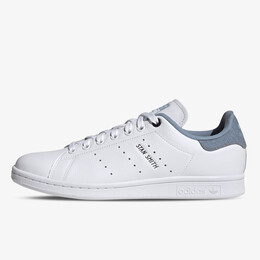Adidas: Кроссовки 