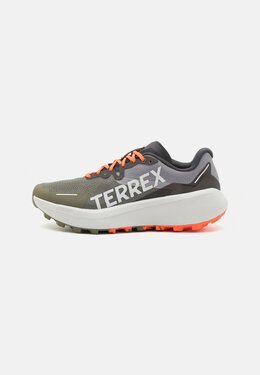 Adidas: Зелёные кроссовки  Terrex