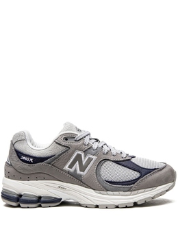 New Balance: Серые кроссовки  2002R