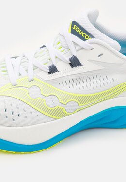 Saucony: Белые кроссовки  Endorphin Speed