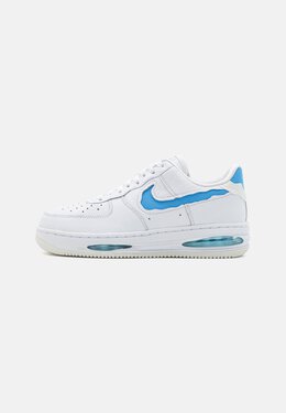 Nike: Белые кроссовки  Air Force 1