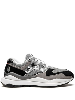 New Balance: Серые кроссовки  57/40