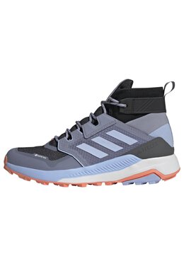 Adidas: Фиолетовые кроссовки  Terrex