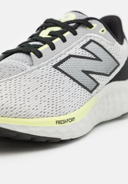 New Balance: Кроссовки  Fresh Foam