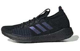 Adidas: Чёрные кроссовки  PulseBoost