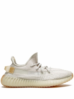 Adidas: Светлые кроссовки  Yeezy Boost 350 v2