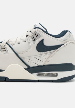 Nike: Чёрные кроссовки  Air