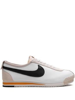 Nike: Оранжевые кроссовки  Cortez
