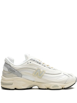 New Balance: Белые кроссовки 