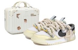 Nike: Бежевые кроссовки  Dunk