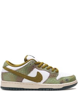 Nike: Зелёные кроссовки  SB Dunk Low Pro