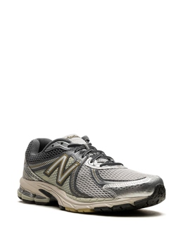 New Balance: Серые кроссовки 