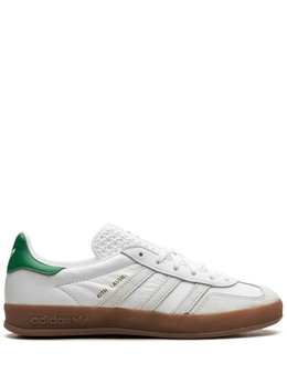 Adidas: Белые кроссовки  Gazelle Indoor