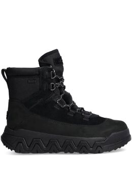 UGG: Чёрные ботинки 