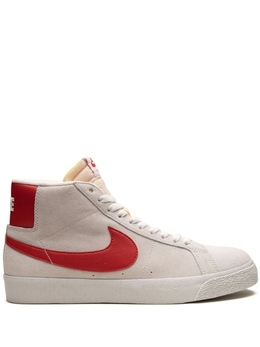 Nike: Бежевые кроссовки  SB Zoom Blazer Mid