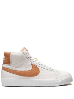 Nike: Белые кеды  SB Zoom Blazer Mid