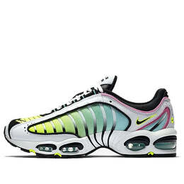 Nike: Белые кроссовки  Air Max Tailwind 4