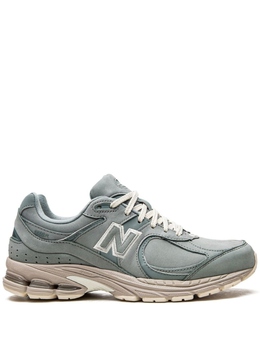 New Balance: Серые кроссовки  2002R