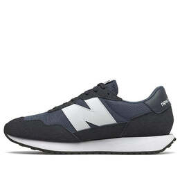 New Balance: Чёрные кроссовки  237