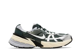 Nike: Зелёные кроссовки 
