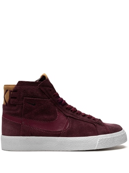 Nike: Фиолетовые кеды  SB Blazer Mid