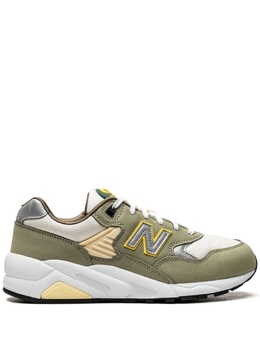 New Balance: Зелёные кроссовки 