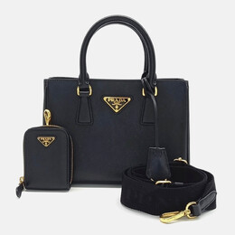 Prada: Чёрная сумка-шоппер 