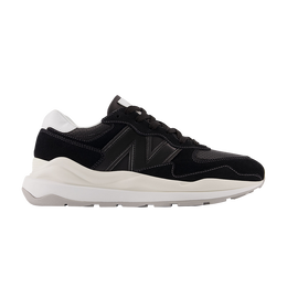 New Balance: Чёрные кроссовки  57/40