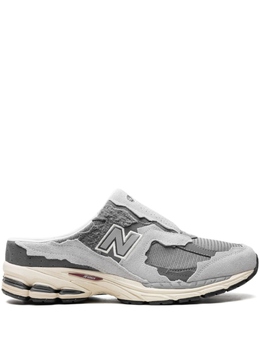 New Balance: Серые кроссовки  2002R