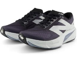 New Balance: Чёрные кроссовки  FuelCell