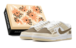Nike: Белые кроссовки  Dunk