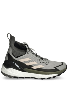 Adidas: Серые кроссовки  Terrex Free Hiker