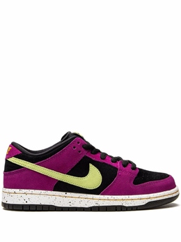 Nike: Розовые кроссовки  SB Dunk Low Pro