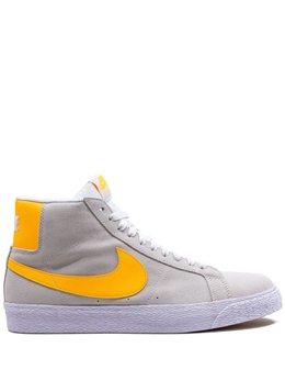 Nike: Оранжевые кеды  Blazer Mid