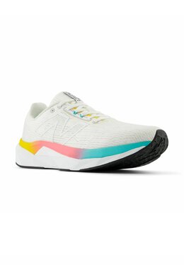 New Balance: Белые кроссовки  FuelCell