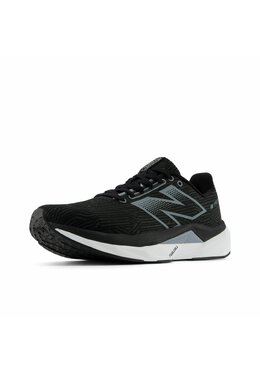 New Balance: Чёрные кроссовки  FuelCell