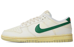 Nike: Кроссовки  Dunk Low
