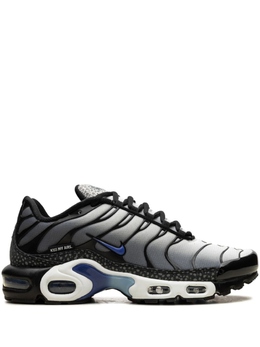 Nike: Серые кроссовки  Air Max Plus