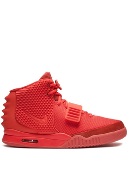 Nike: Красные кроссовки  Air Yeezy