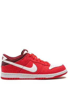 Nike: Красные кроссовки  Dunk Low
