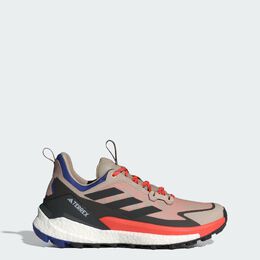 Adidas: Бежевые туфли  Terrex Free Hiker