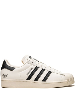 Adidas: Белые кроссовки  Superstar