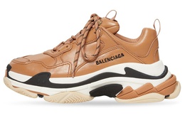 Balenciaga: Коричневые кроссовки  Triple S