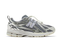 New Balance: Серебристые кроссовки  1906R