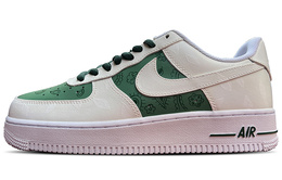 Nike: Зелёные кроссовки  Air Force 1