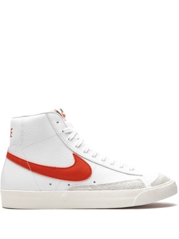 Nike: Белые кроссовки  Blazer Mid 77 Vintage