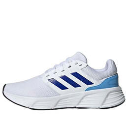 Adidas: Белые кроссовки 