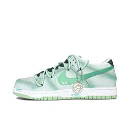 Nike: Белые кроссовки  Dunk