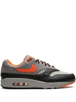 Nike: Серые кроссовки  Air Max 1 SP