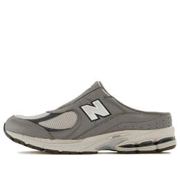 New Balance: Серые кроссовки  2002R